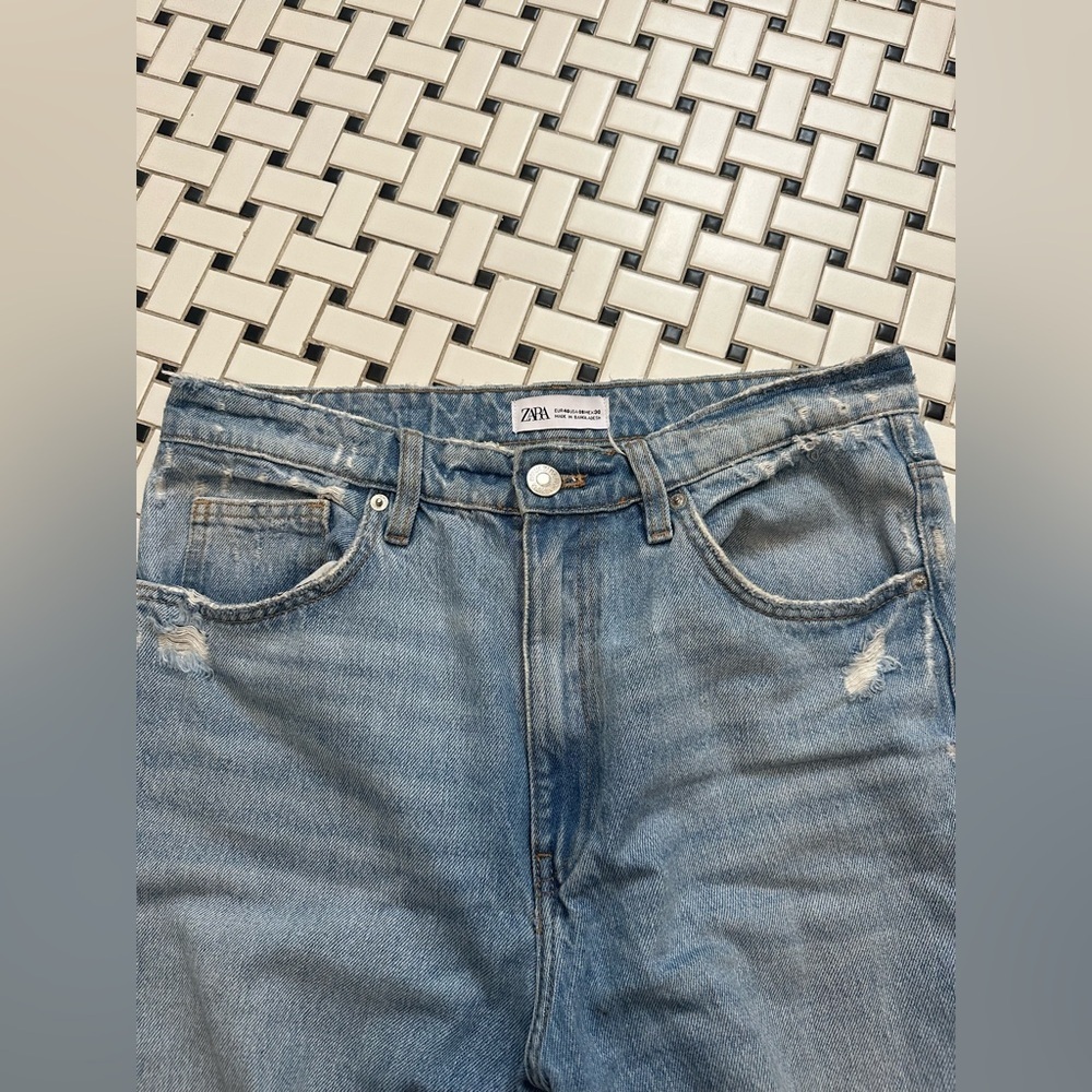 Zara Blue Boyfriend Jeans with Distressed Details - Picture 4 of 8